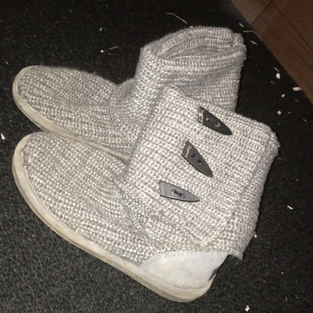 Knit bear paw boots